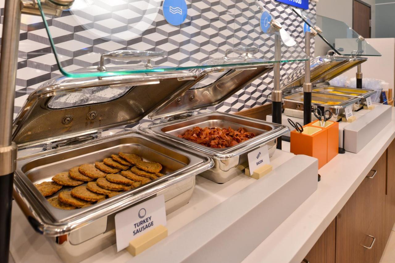 Holiday Inn Express & Suites Charlottesville By Ihg Esterno foto