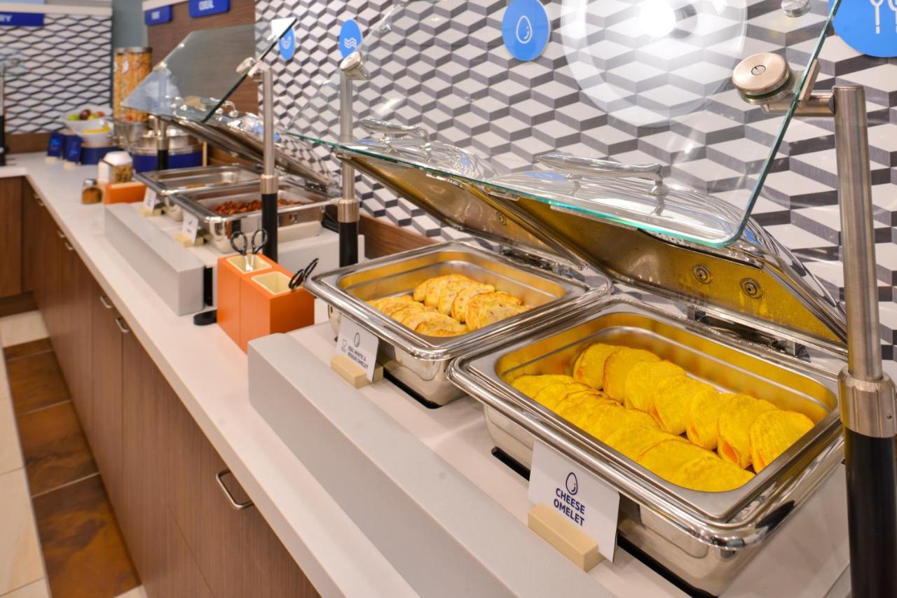 Holiday Inn Express & Suites Charlottesville By Ihg Esterno foto