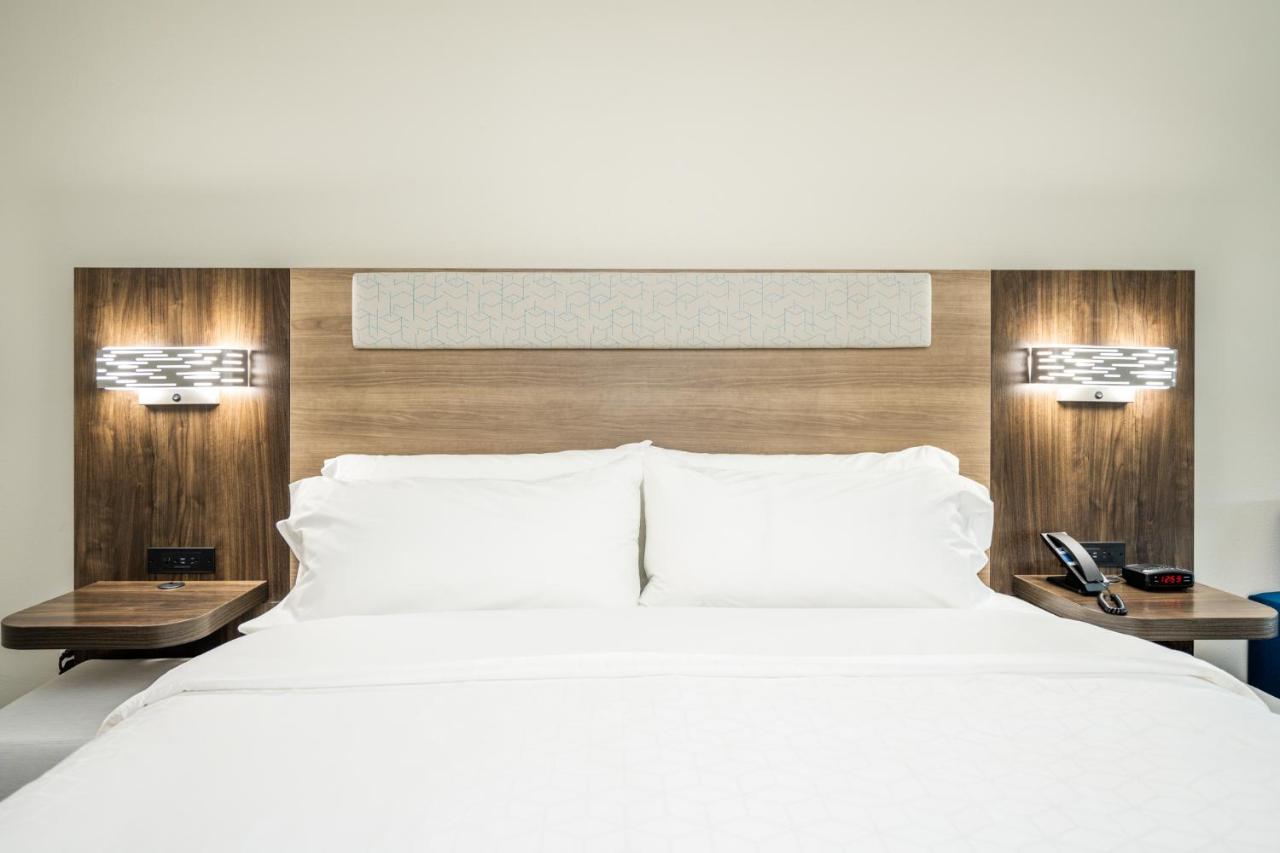 Holiday Inn Express & Suites Charlottesville By Ihg Esterno foto