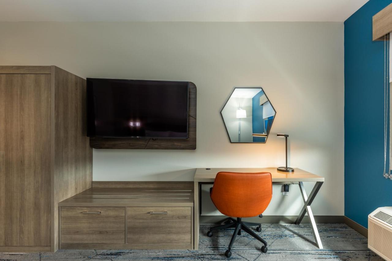 Holiday Inn Express & Suites Charlottesville By Ihg Esterno foto