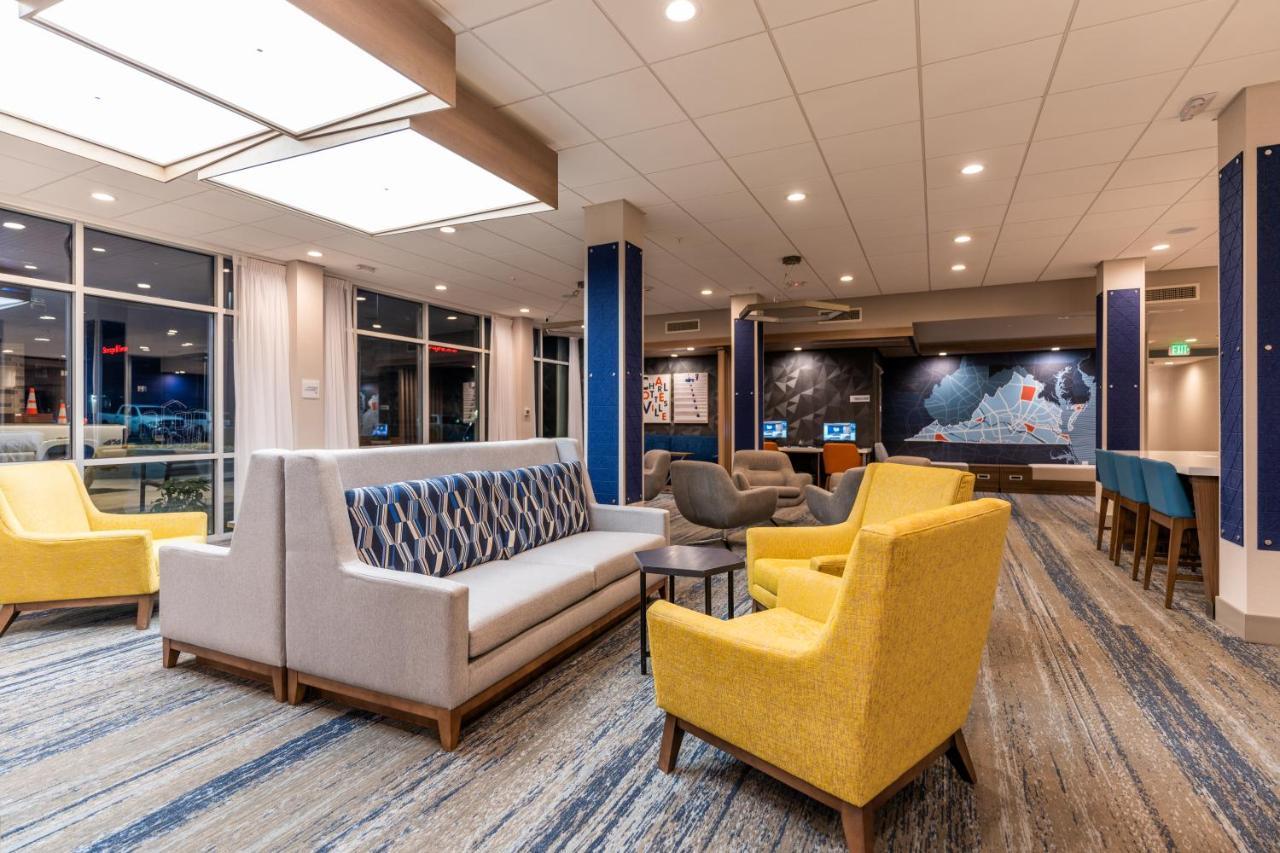 Holiday Inn Express & Suites Charlottesville By Ihg Esterno foto