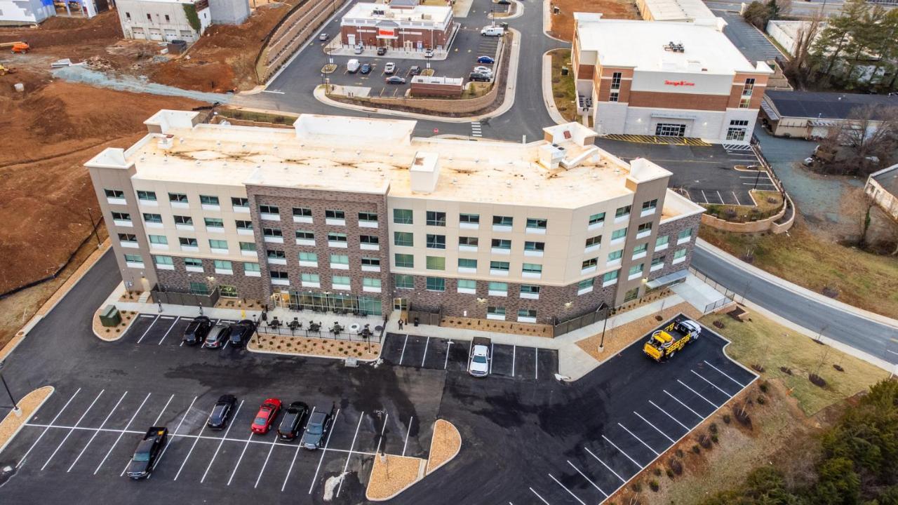 Holiday Inn Express & Suites Charlottesville By Ihg Esterno foto