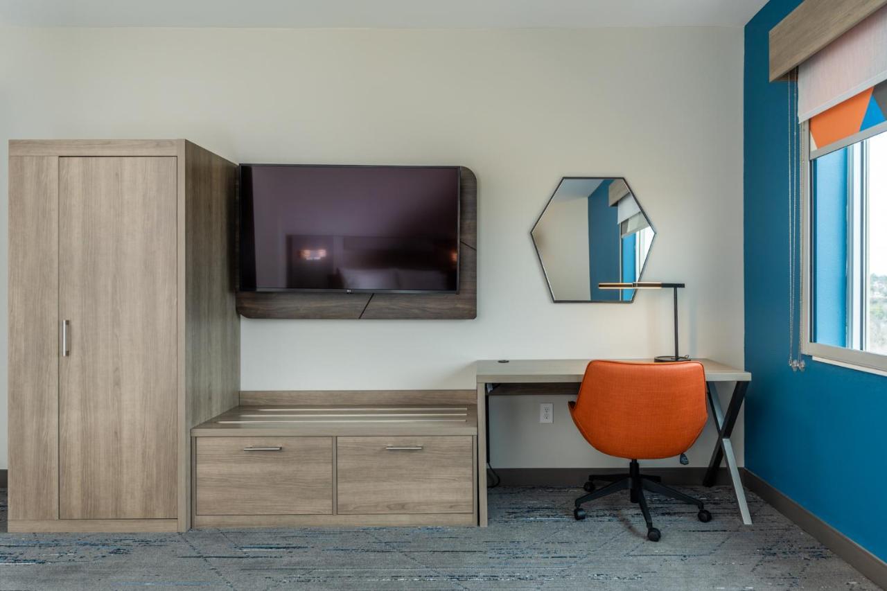 Holiday Inn Express & Suites Charlottesville By Ihg Esterno foto