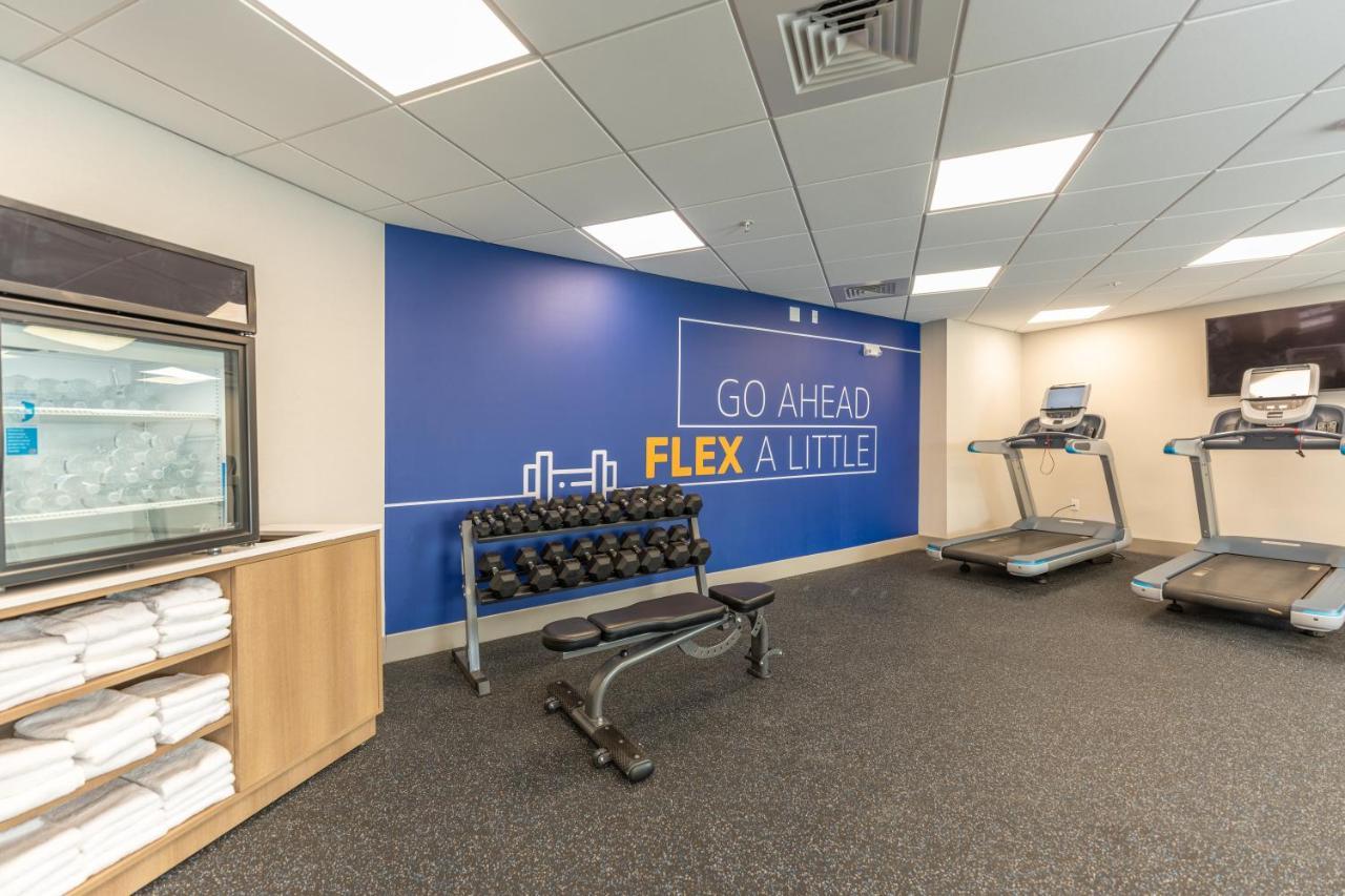 Holiday Inn Express & Suites Charlottesville By Ihg Esterno foto