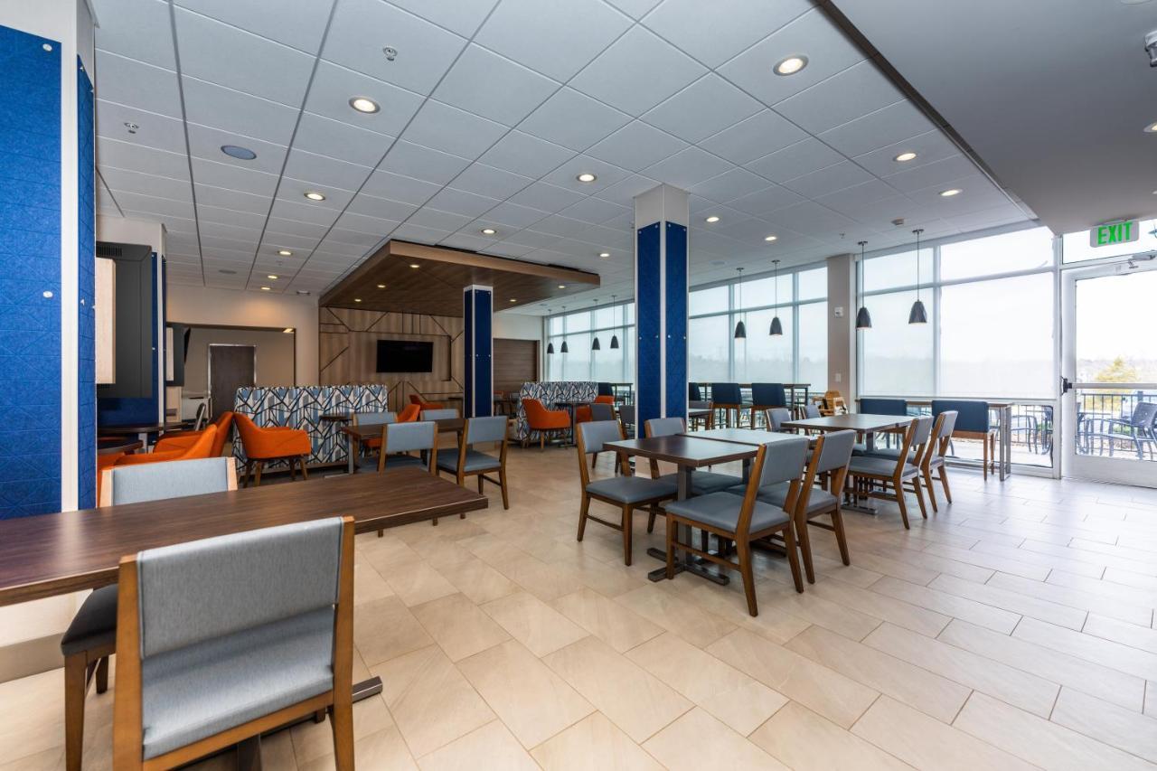 Holiday Inn Express & Suites Charlottesville By Ihg Esterno foto